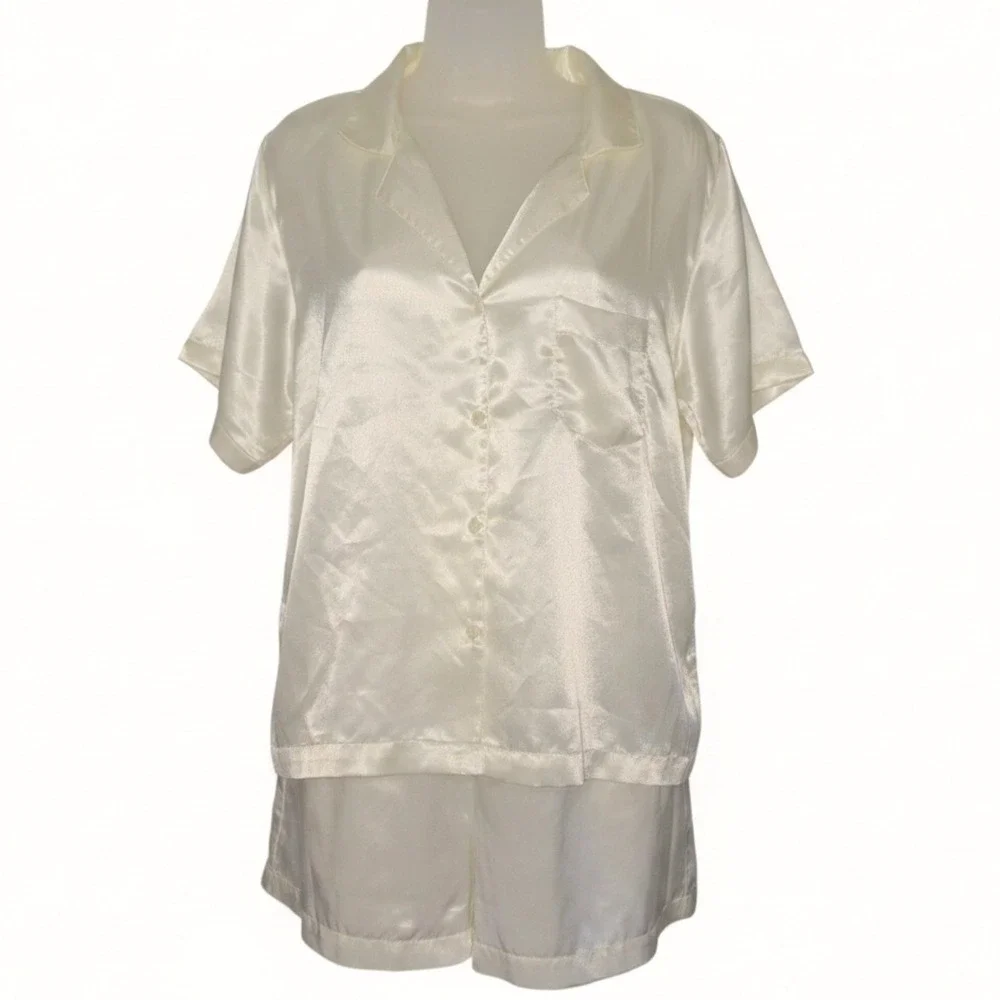 Victoria's Secret Gold Crown Label Ivory‎ Satin PJs Short Sleeve & Shorts Size L